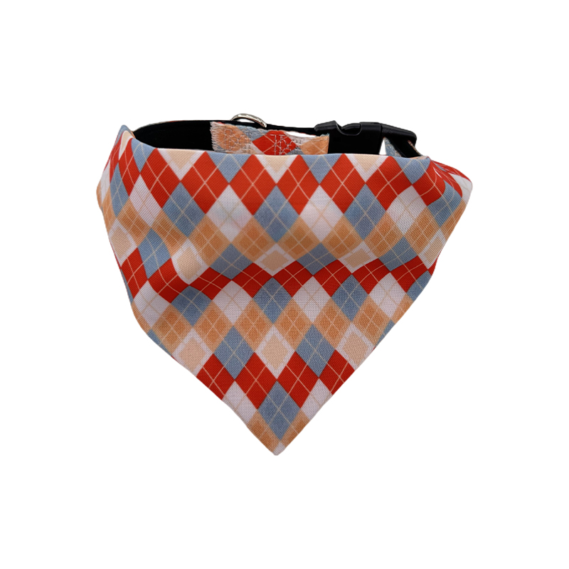 Canis Bandana et Collar cum Consolatorio Cotton Fabric & Metalli Buckle
